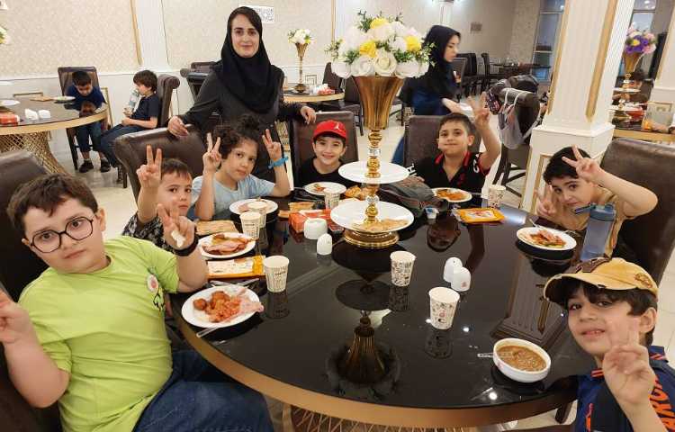 : اردوی صبحانه ی هتل شهر (مکالمه انگلیسی)، پایه سوم 16