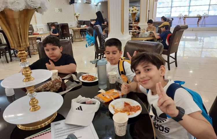 : اردوی صبحانه ی هتل شهر (مکالمه انگلیسی)، پایه سوم 17