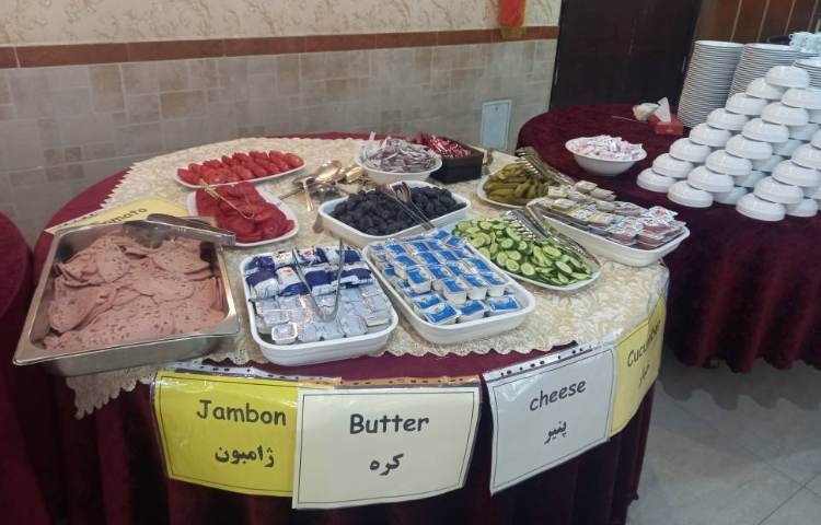 : اردوی صبحانه ی هتل شهر (مکالمه انگلیسی)، پایه سوم 19