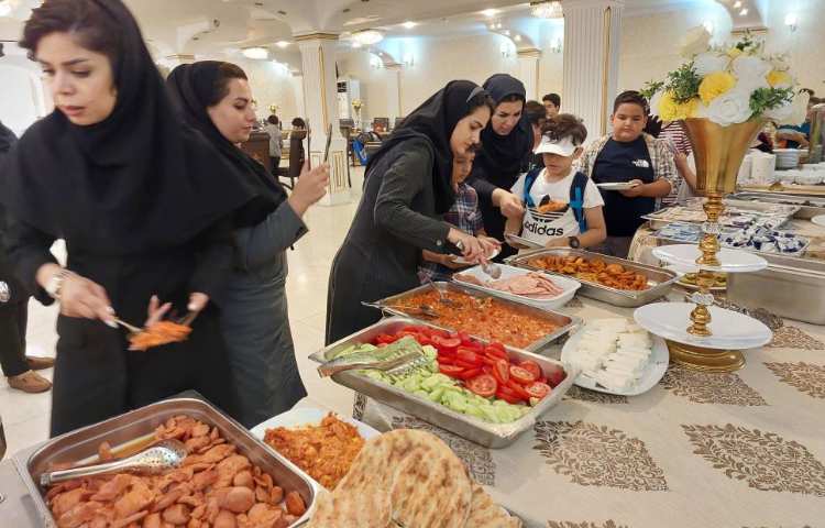 : اردوی صبحانه ی هتل شهر (مکالمه انگلیسی)، پایه سوم 4