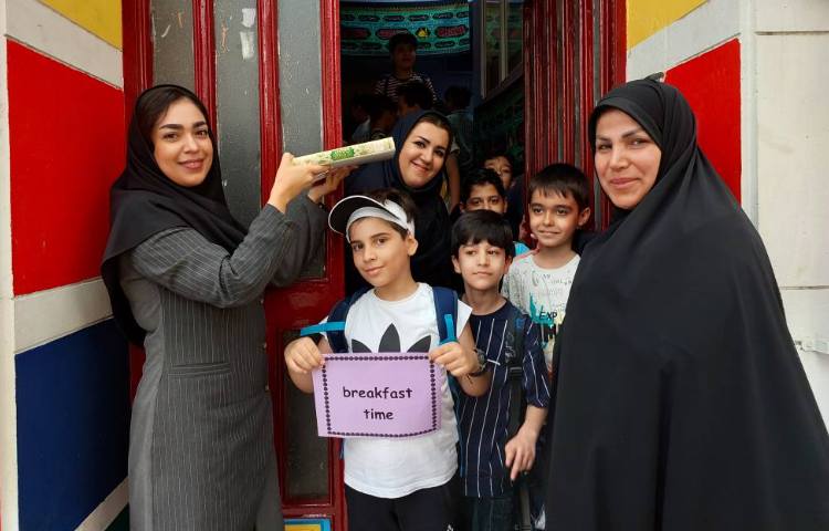 : اردوی صبحانه ی هتل شهر (مکالمه انگلیسی)، پایه سوم 8