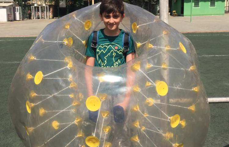 اردوی فوتبال حبابی دانش آموزان پنجم و ششم 12