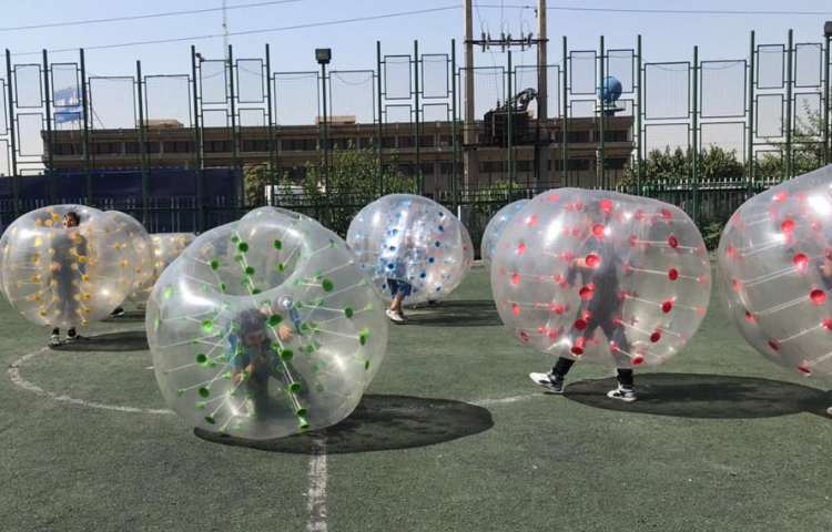 اردوی فوتبال حبابی دانش آموزان پنجم و ششم 15