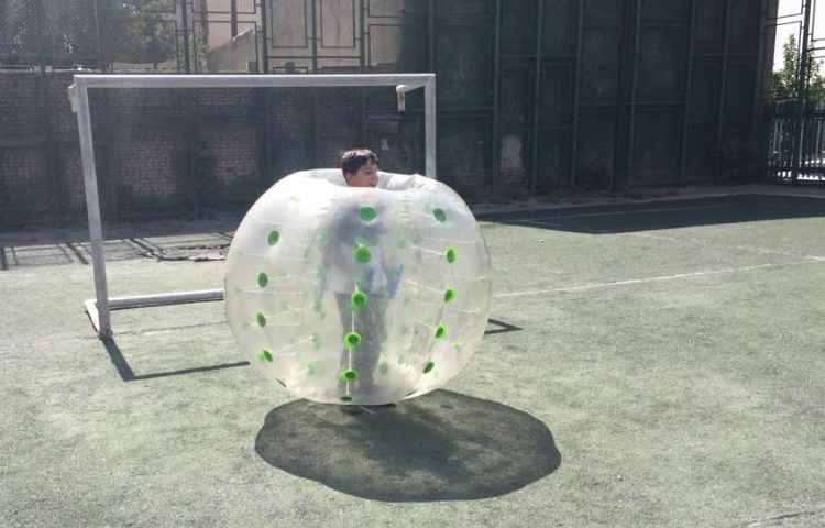 اردوی فوتبال حبابی دانش آموزان پنجم و ششم 4