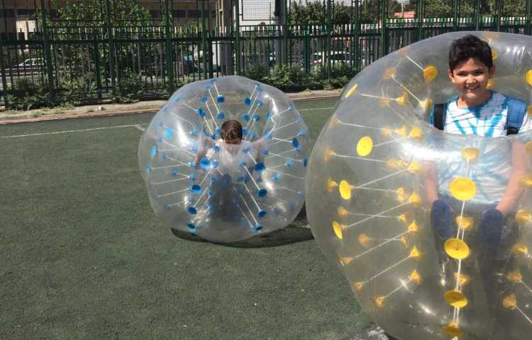 اردوی فوتبال حبابی دانش آموزان پنجم و ششم 8