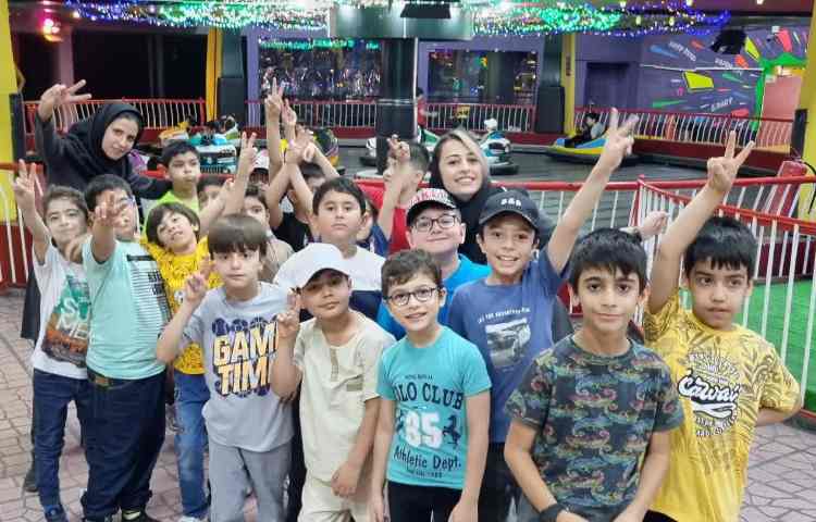 اردوی قلعه ی شادی دانش آموزان سوم و چارم 9