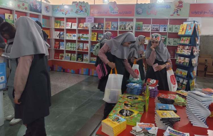 اردوی نمایشگاه کتاب تهران 8