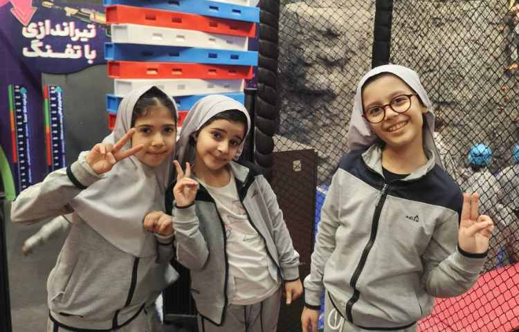 اردوی هلیوم پارک 43