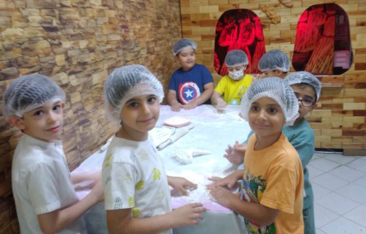 : اردوی هیجان انگیز کاربازیا در برج میلاد، پایه پیش دبستان 32