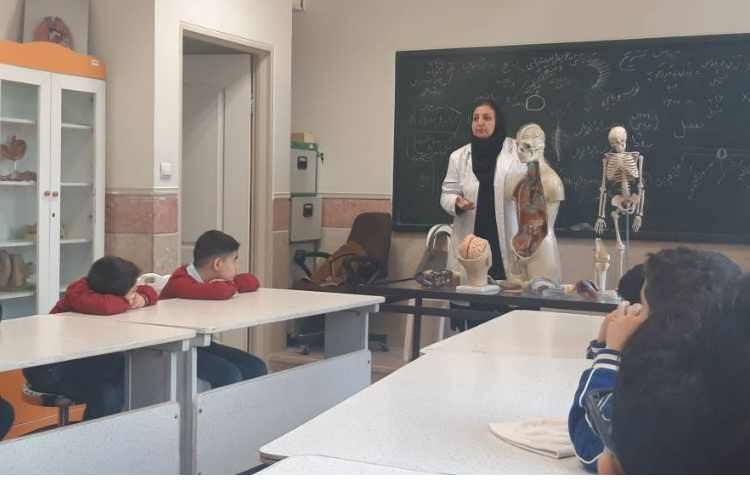 اردوی پژوهشکده دانش اموزی به مناسب هفته ملی علوم 13