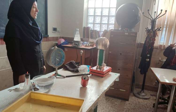 اردوی پژوهشی آزمایشات ( فیزیک، شیمی) 11