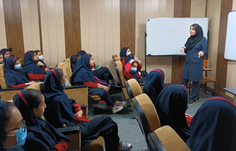 اردوی یک روزه در دبیرستان 7