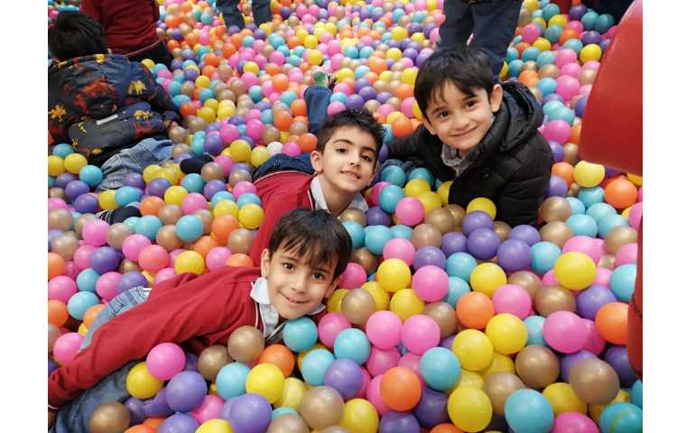 اردو تفریحی همیلا سنتر 1