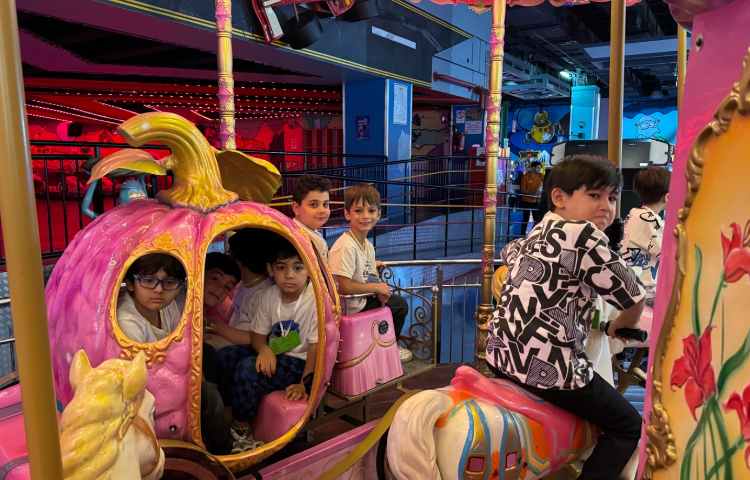 اردو دانش آموزی شهربازی کوروش مال 1