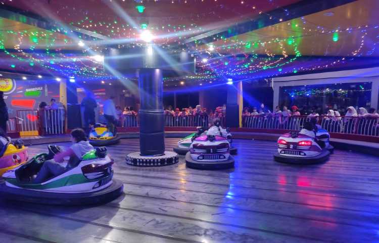 اردو قلعه سحر آمیز پارک ارم 5