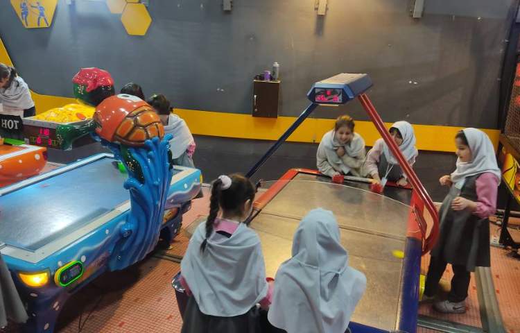 اردو قلعه سحر آمیز پارک ارم 8