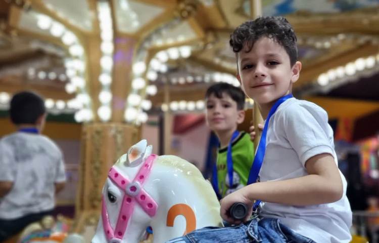 اردو قلعه ی سحر آمیز 10