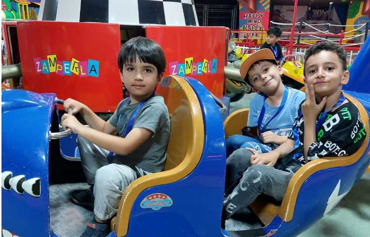 اردو قلعه ی سحر آمیز 15