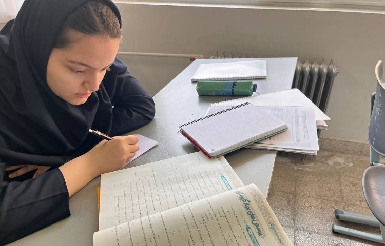 اردو مطالعاتی دانش آموزان