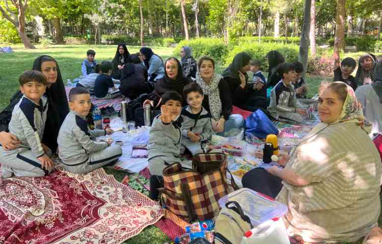 اردو پارک لاله (پسر و مادر) 1