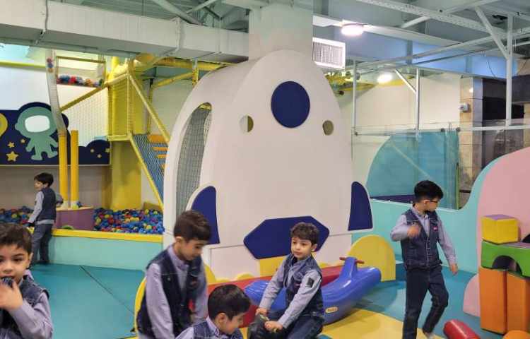 اردو پیش دبستان شهربازی رباتیک 12