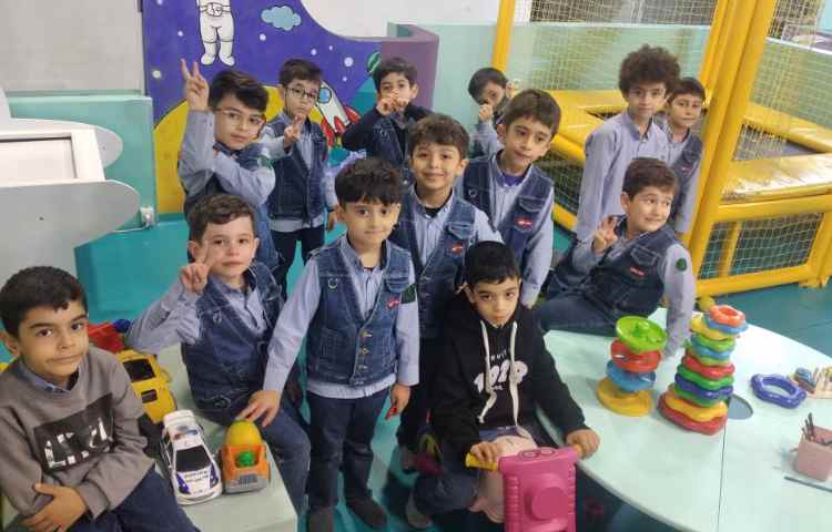 اردو پیش دبستان شهربازی رباتیک 16