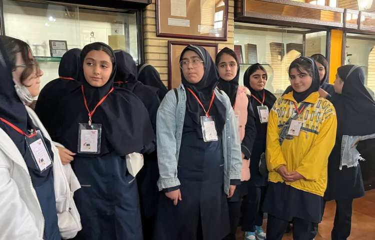 اردو گروه تکنولوژی موزه ابزار پزشکی 3