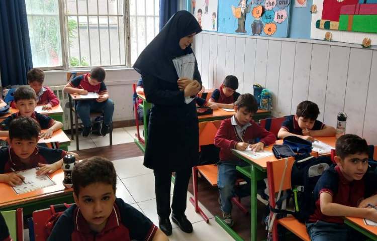 ارزشیابی درک مطلب فارسی (گنجینه) 12