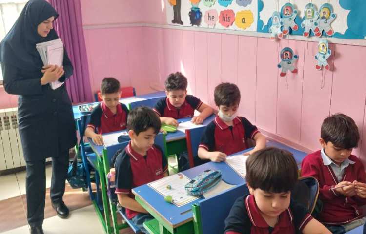 ارزشیابی درک مطلب فارسی (گنجینه) 13