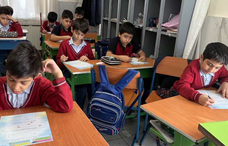 ارزشیابی فارسی آزمون مداد قرمز 3