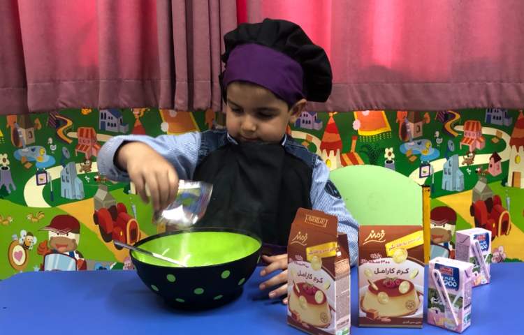 ارزش این ماه صبر بود به همین منظور با دانش اموز صحبت شد و کارامل درست کردیم و صبر کردیم تا آماده شد 2