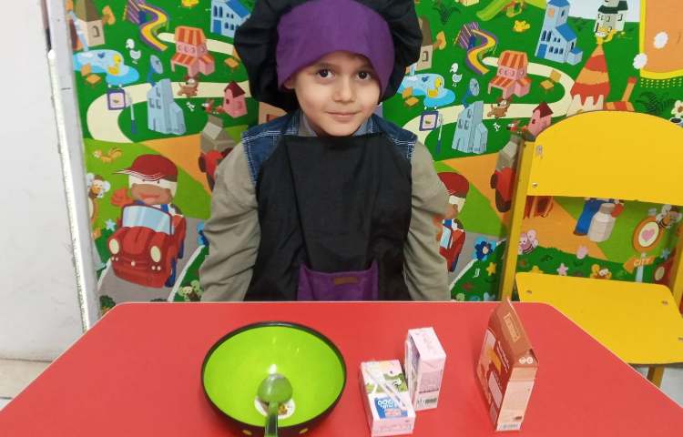 ارزش ماه ،صبر دانش‌آموزان کارامل درست کردند و باد گرفتند صبر کنند تا آماده شود و نوش جان کردند. 1