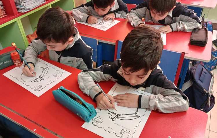 ارزیابی املا پایه های اول و دوم توسط معاون آموزشی 2