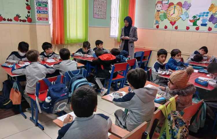 ارزیابی املا پایه های اول و دوم توسط معاون آموزشی 4