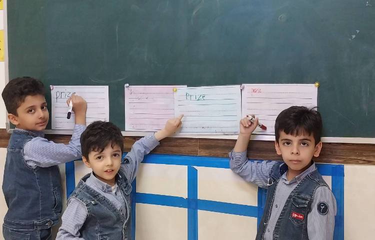 ارزیابی Spelling به صورت پای تخته‌ای 3