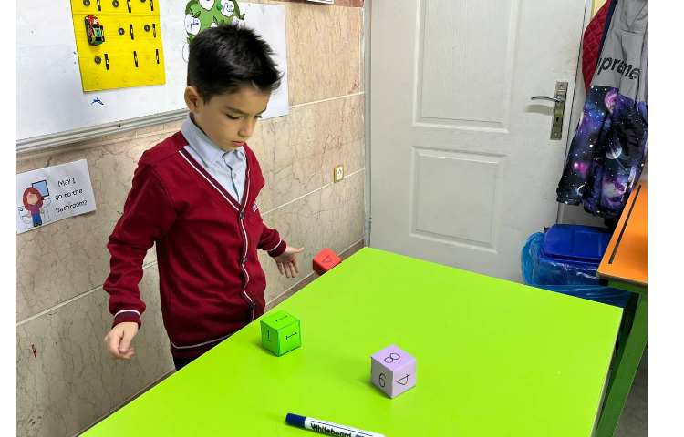 ارزیابی درس science دانش آموزان با استفاده از بازی با سه تا تاس 5