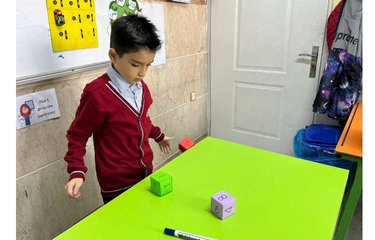 ارزیابی درس science دانش آموزان با استفاده از بازی با سه تا تاس 6