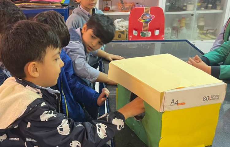 ازمایشگاه علوم دنیای جانوران 3