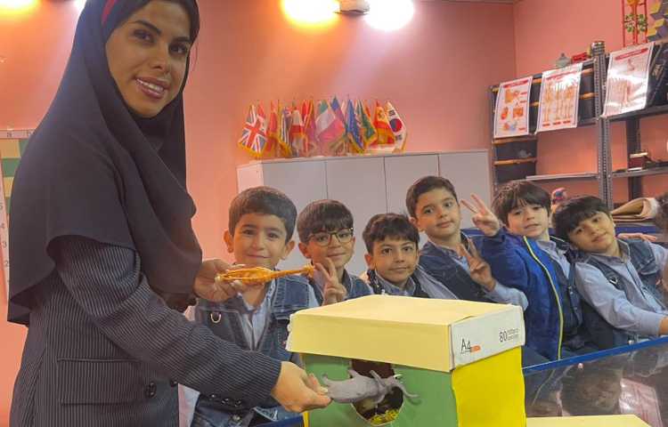 ازمایشگاه علوم دنیای جانوران 5