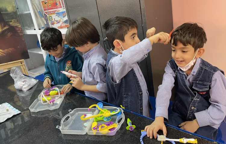 ازمایشگاه علوم 1