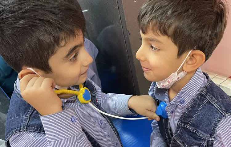 ازمایشگاه علوم 4