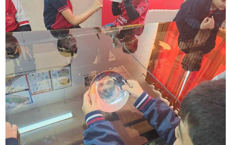 ازمایشگاه کار با انواع آینه و پریسکوپ 11