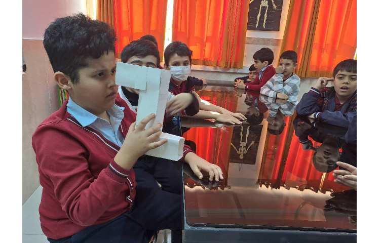 ازمایشگاه کار با انواع آینه و پریسکوپ 4