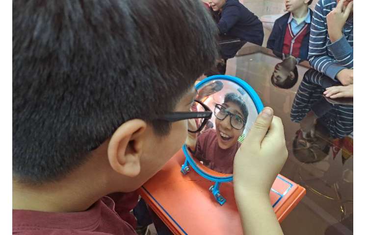 ازمایشگاه کار با انواع آینه و پریسکوپ 5