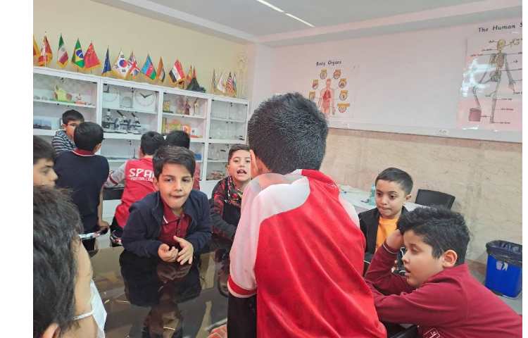 ازمایشگاه کار با انواع آینه و پریسکوپ 7