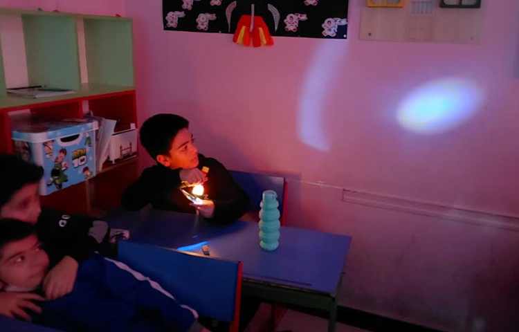 ازمایش بازتاب منظم و نامنظم 3