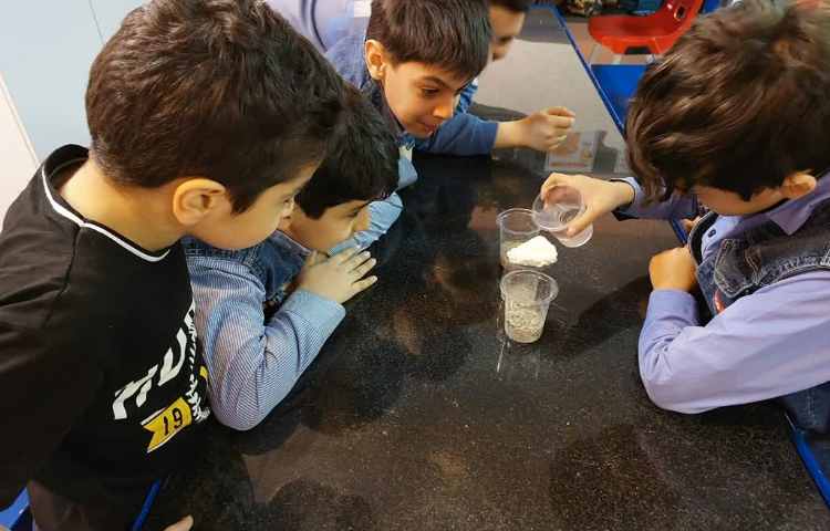 ازمایش نفوذپذیر در انواع خاک در ازمایشگاه 1