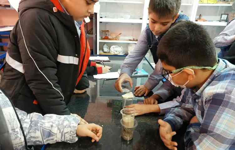 ازمایش نفوذپذیر در انواع خاک در ازمایشگاه