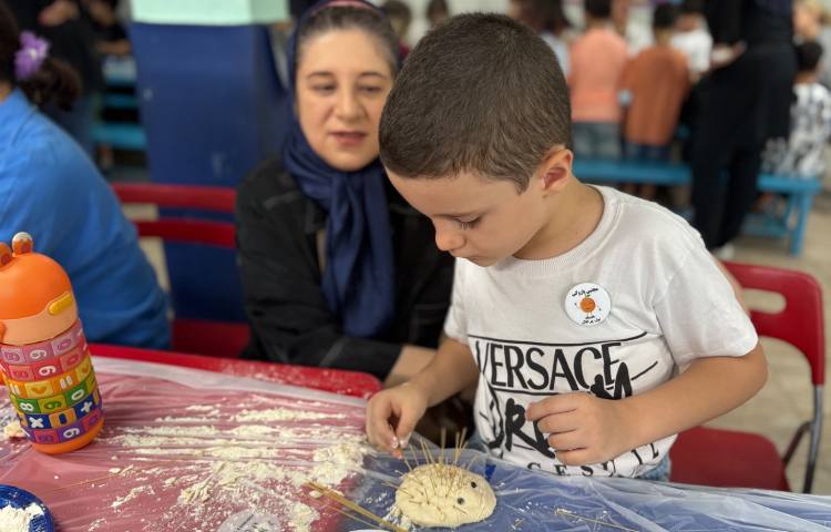 از دستان کوچک تا ذهن‌های خلاق؛ کارگاه تعاملی مادر و کودک در مسیر یادگیری» 15