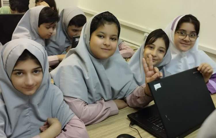 از عکس تا فیلم با جادوی RunwayML 4